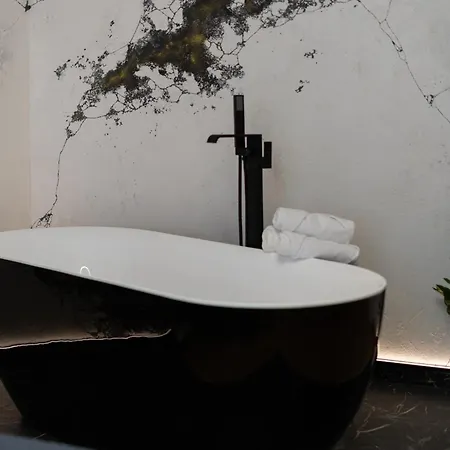 Bedrooms With Sauna&bath And Free Parking Apartament *