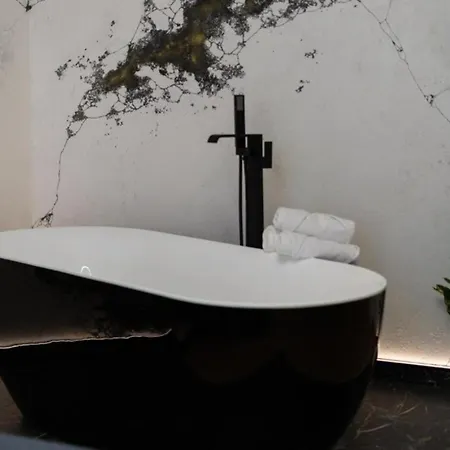 Bedrooms With Sauna&bath And Free Parking *