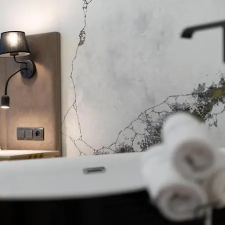 Apartment Bedrooms With Sauna&bath And Free Parking *
