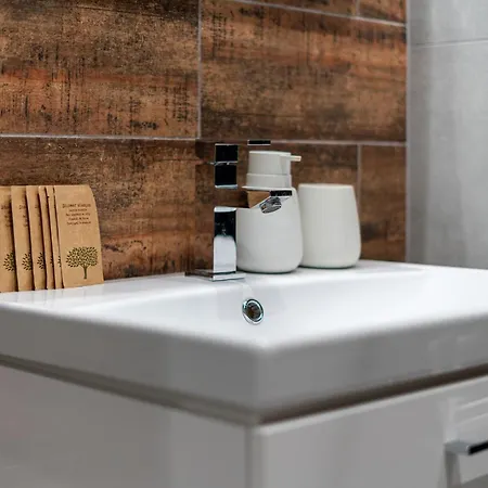 Bedrooms With Sauna&bath And Free Parking *