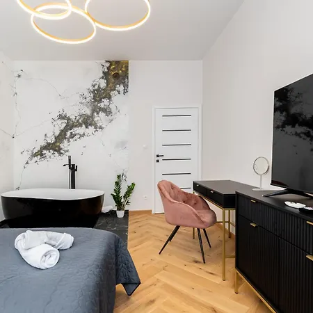 Appartement Bedrooms With Sauna&bath And Free Parking *